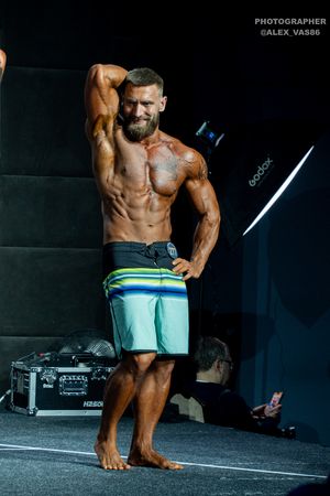 MEN'S PHYSIQUE 174